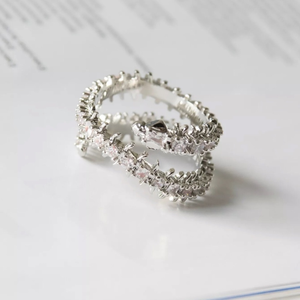 KENDRA SCOTT • Silver Beck Wrap Ring - Picture 7 of 8